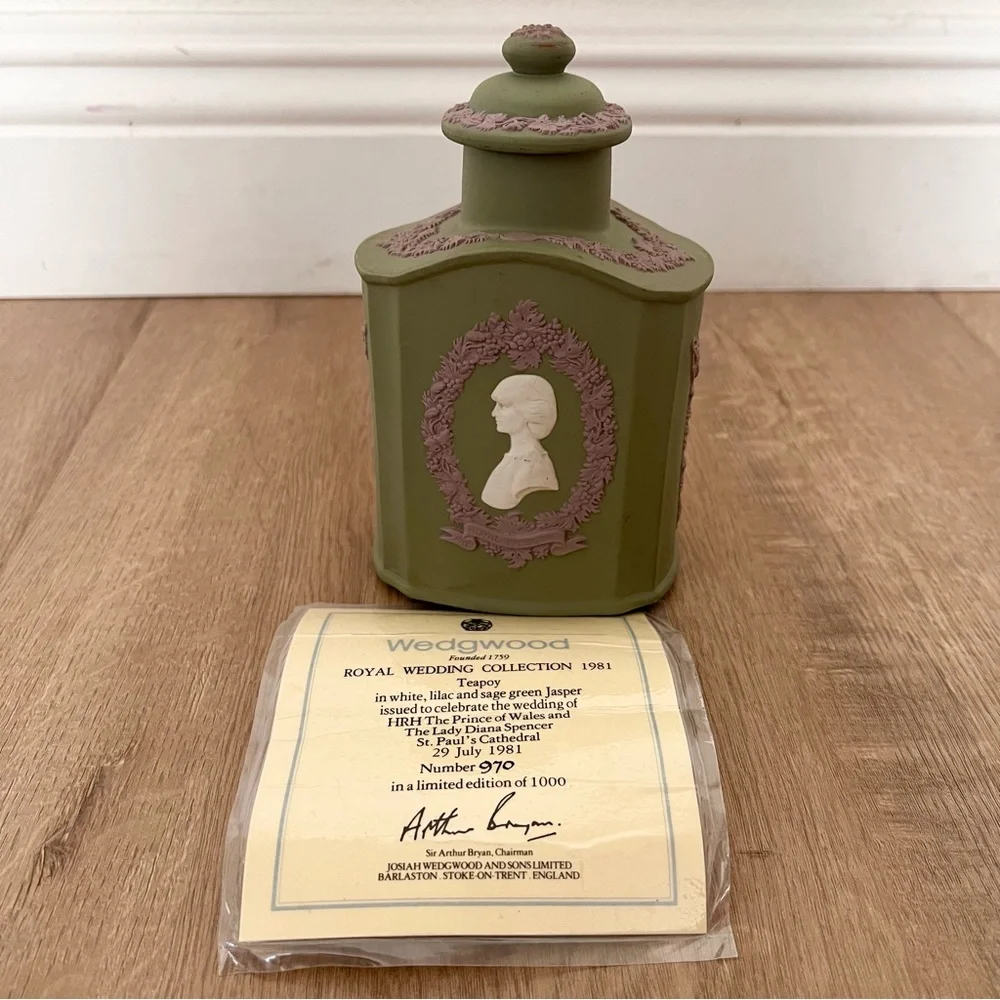 1981 Wedgwood Tricolor Jasperware Royal Wedding Collection Teapoy Tea Caddy #970